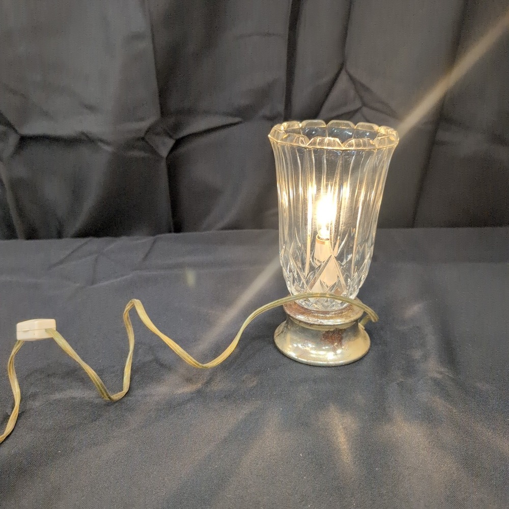 Vintage Electric Hurricane Accent Lamp Clear Cut Glass Silver Base